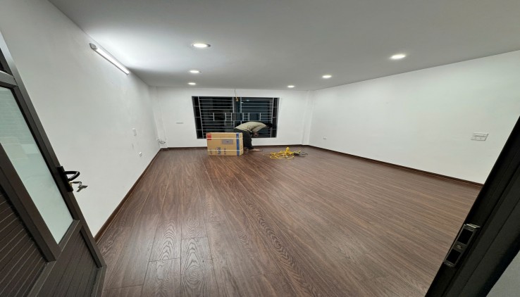 Cho thuê nhà ngõ 55 Thanh Lân 5 tầng, 32m2, 3 ngủ, 4 vệ sinh, 10 triệu